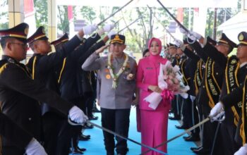 Tradisi Penyambutan Warnai Awal Kepemimpinan Kombes Pol Ariek Indra Sentanu di Polresta Sumenep