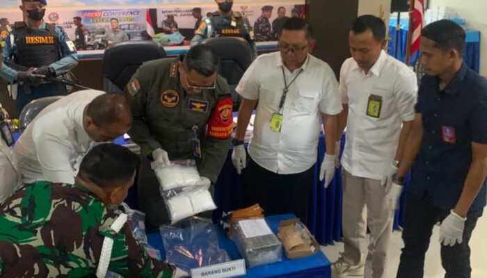 Kurir Narkoba Asal Malaysia Ditangkap di Bandara Juanda, Sabu Hampir 1 Kg dan 1.089 Butir Ekstasi Dililit di Tubuh