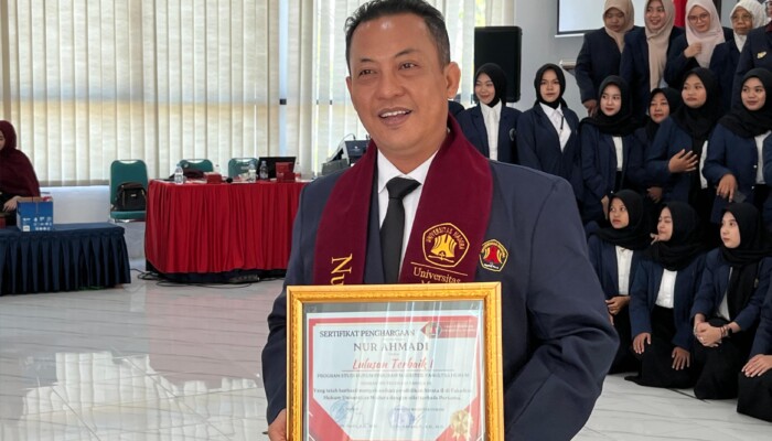 Tempuh 180 Kilometer, Nur Ahmadi Raih IPK 4,00 dan Jadi Lulusan Terbaik Magister Hukum Unira