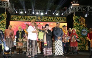 Raja dan Sultan Nusantara Hadiri Madura Ethnic Carnival 2026 di Sumenep