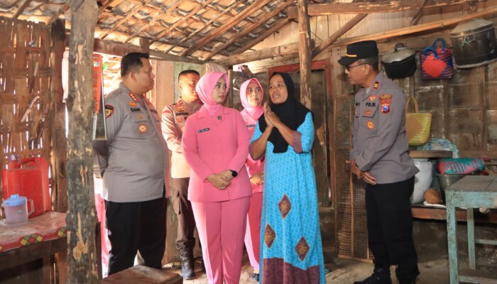 Warga Grabagan Kesulitan Air, Polresta Tuban Salurkan 88.000 Liter