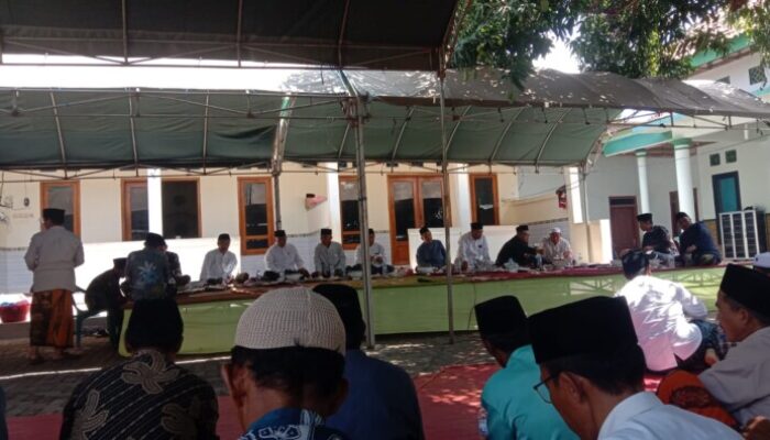 Ratusan Alumni Hadiri Temu Alumni Akbar ke-5 Ponpes Al-Mardliyyah, Ini Pesan KH Syaiful Bahri