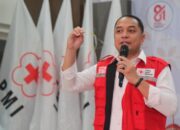 Kobarkan Semangat Kemanusiaan, Eri Cahyadi Motivasi Ribuan Kader PMR Surabaya