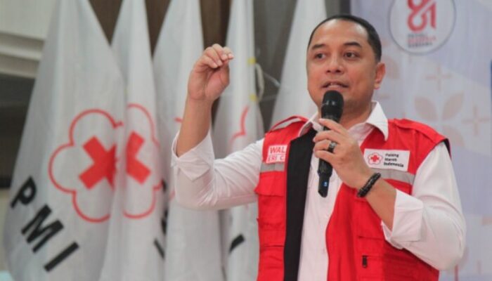 Kobarkan Semangat Kemanusiaan, Eri Cahyadi Motivasi Ribuan Kader PMR Surabaya