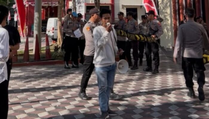 JASTRA Demo di Inspektorat Sumenep, Desak Audit Program Rumah Produksi Dituntaskan