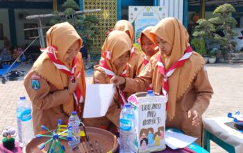 Kreatif! Siswa MTs Kyai Mudrikah Sulap Barang Bekas Jadi Produk Sains